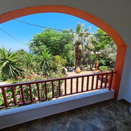 Spitikariotiko Panoramic Home Raches  ภายนอก รูปภาพ